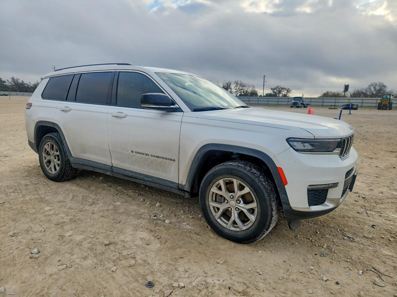 2023 JEEP GRAND CHEROKEE L LIMITED photo 4