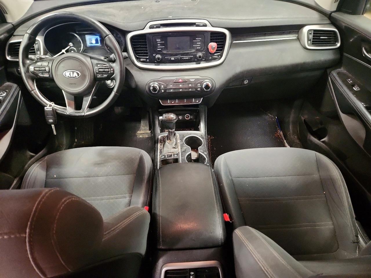 2016 KIA SORENTO LX photo 8
