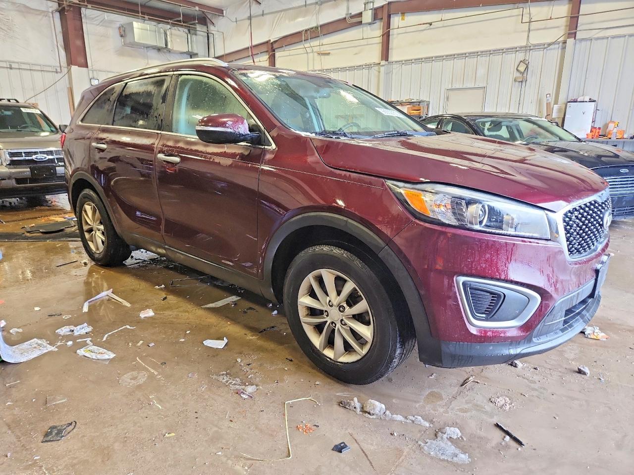 2016 KIA SORENTO LX photo 4