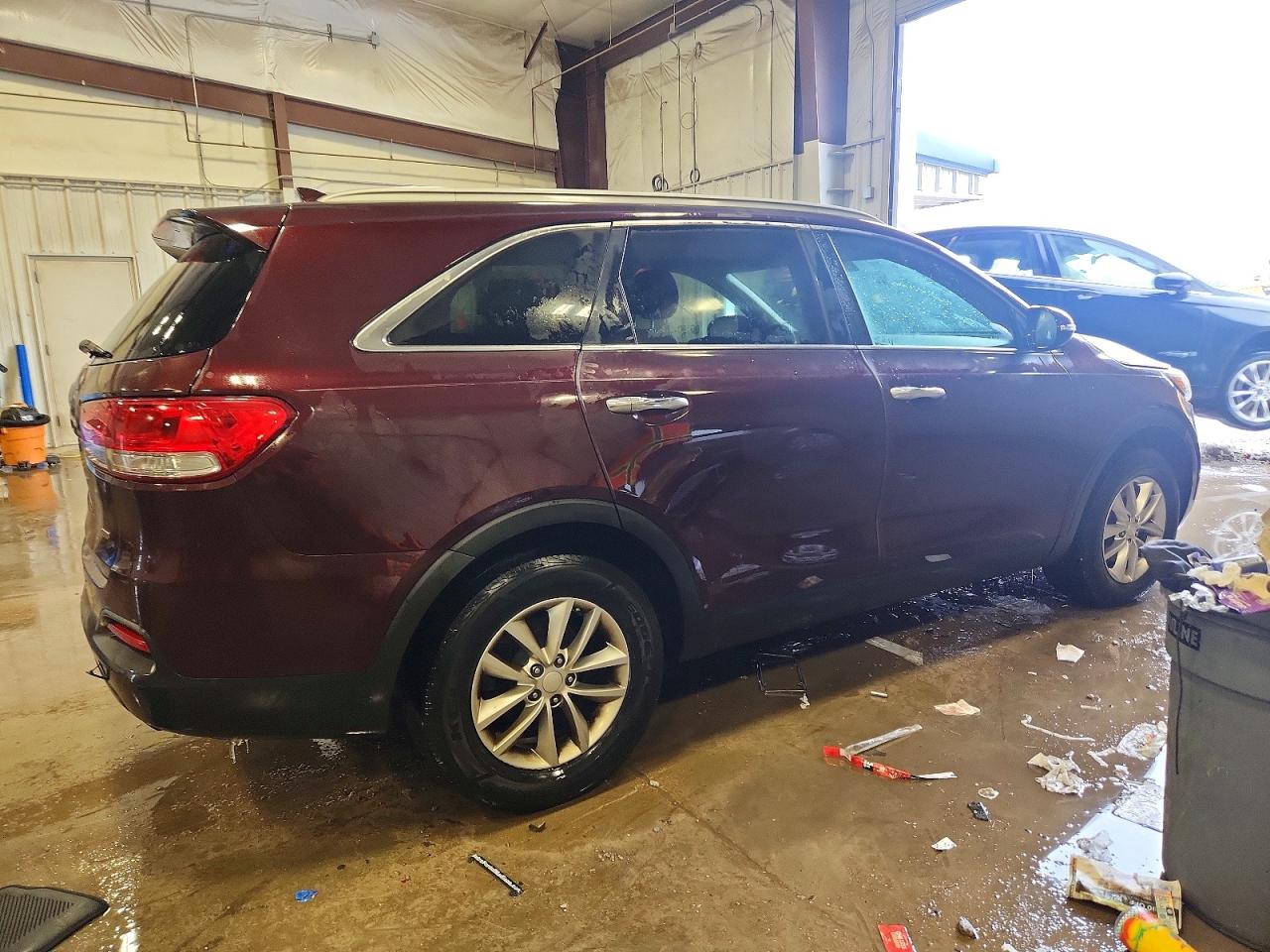 2016 KIA SORENTO LX photo 3