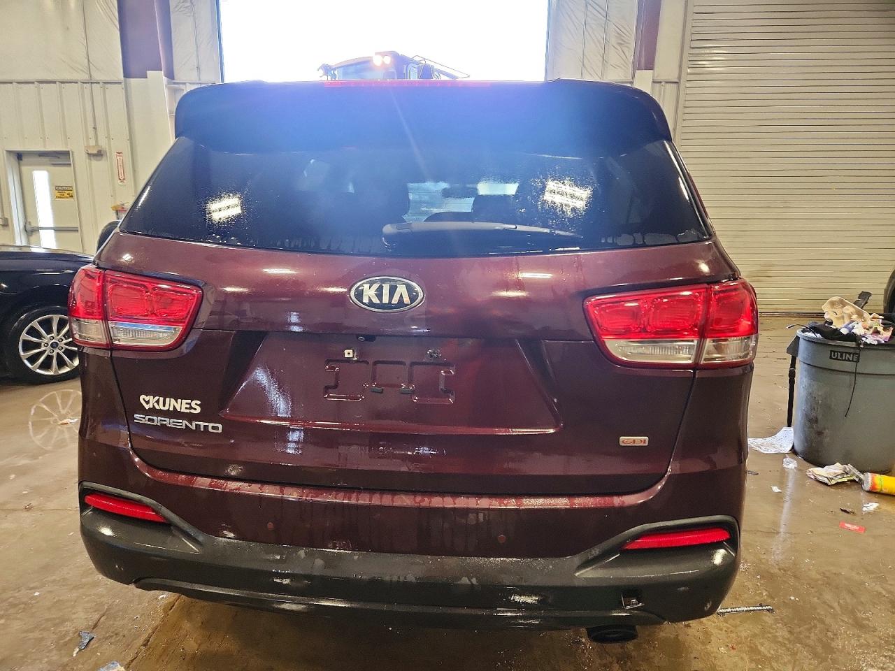 2016 KIA SORENTO LX photo 6