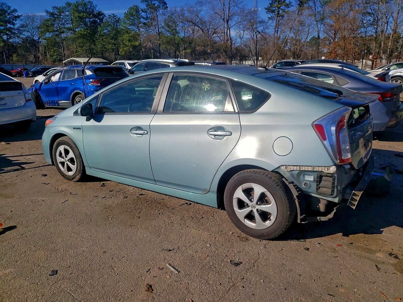 2015 TOYOTA PRIUS photo 2