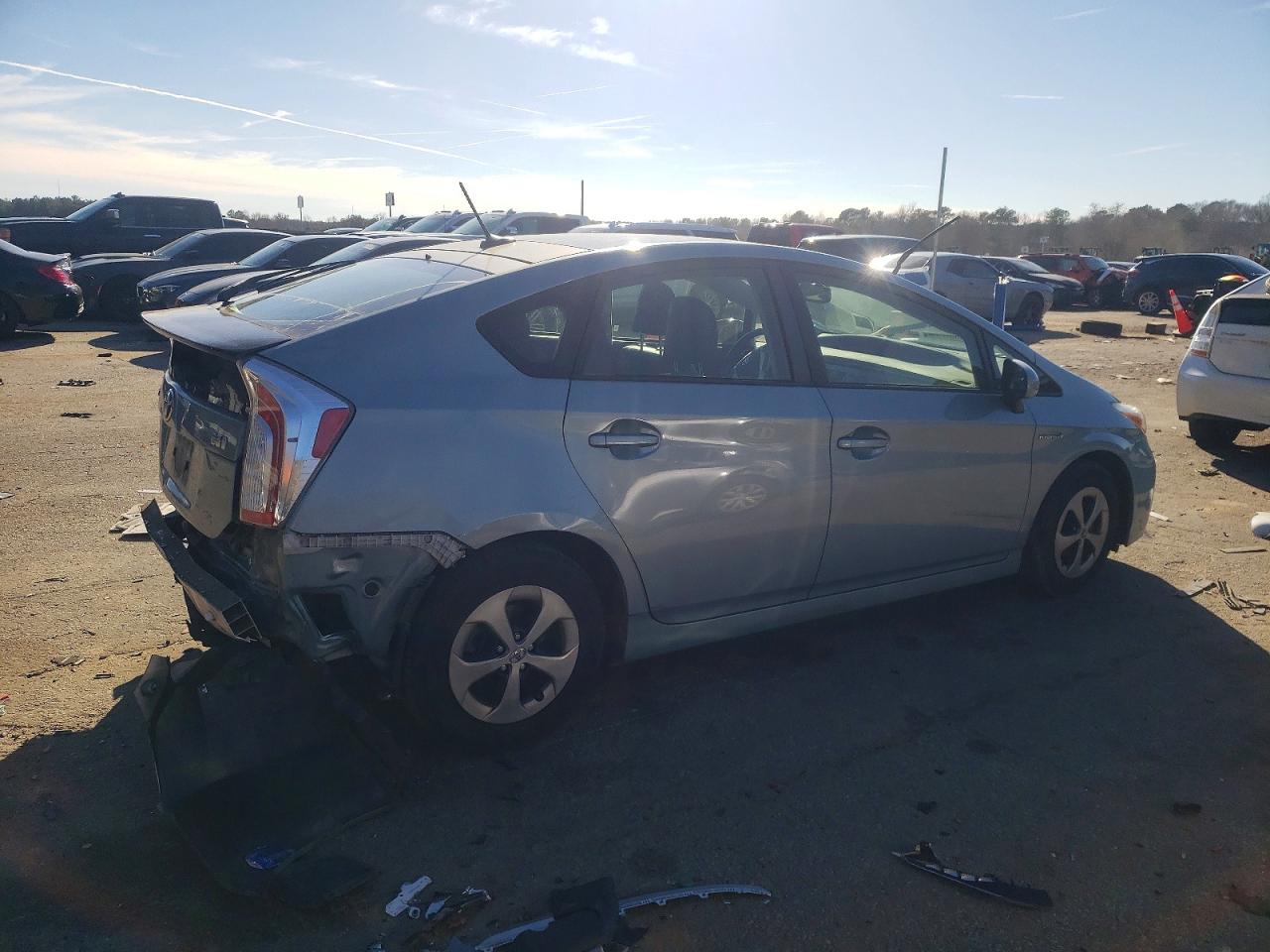 2015 TOYOTA PRIUS photo 3