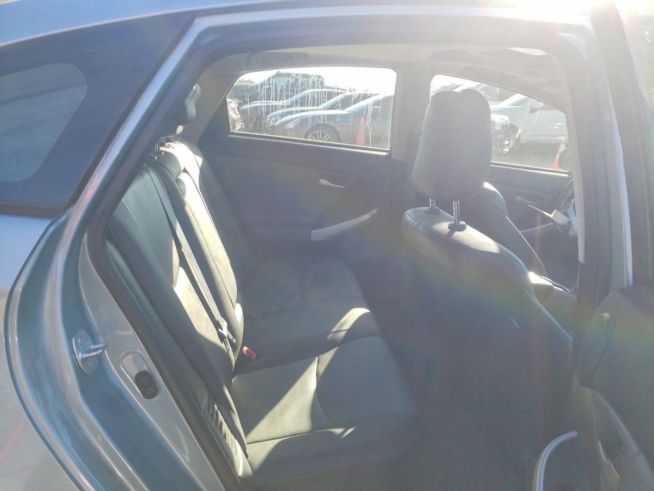 2015 TOYOTA PRIUS photo 10