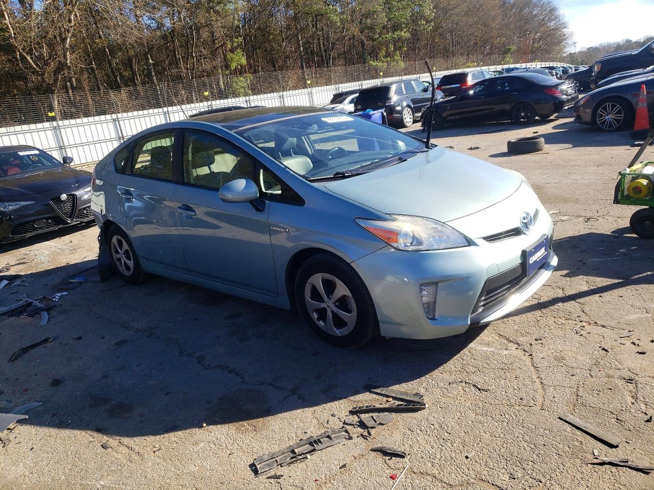 2015 TOYOTA PRIUS photo 4
