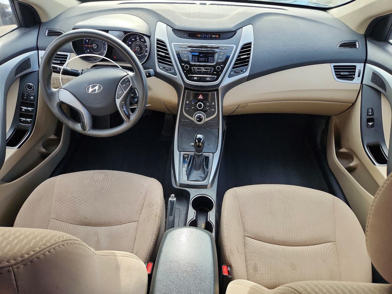 2016 HYUNDAI ELANTRA SE photo 8
