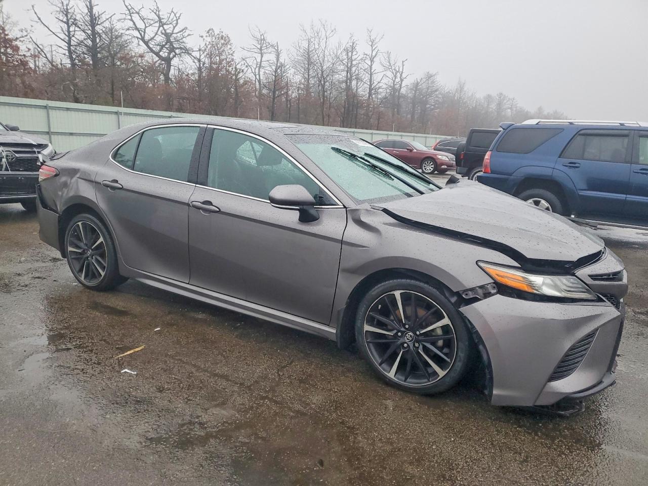2019 TOYOTA CAMRY XSE photo 4