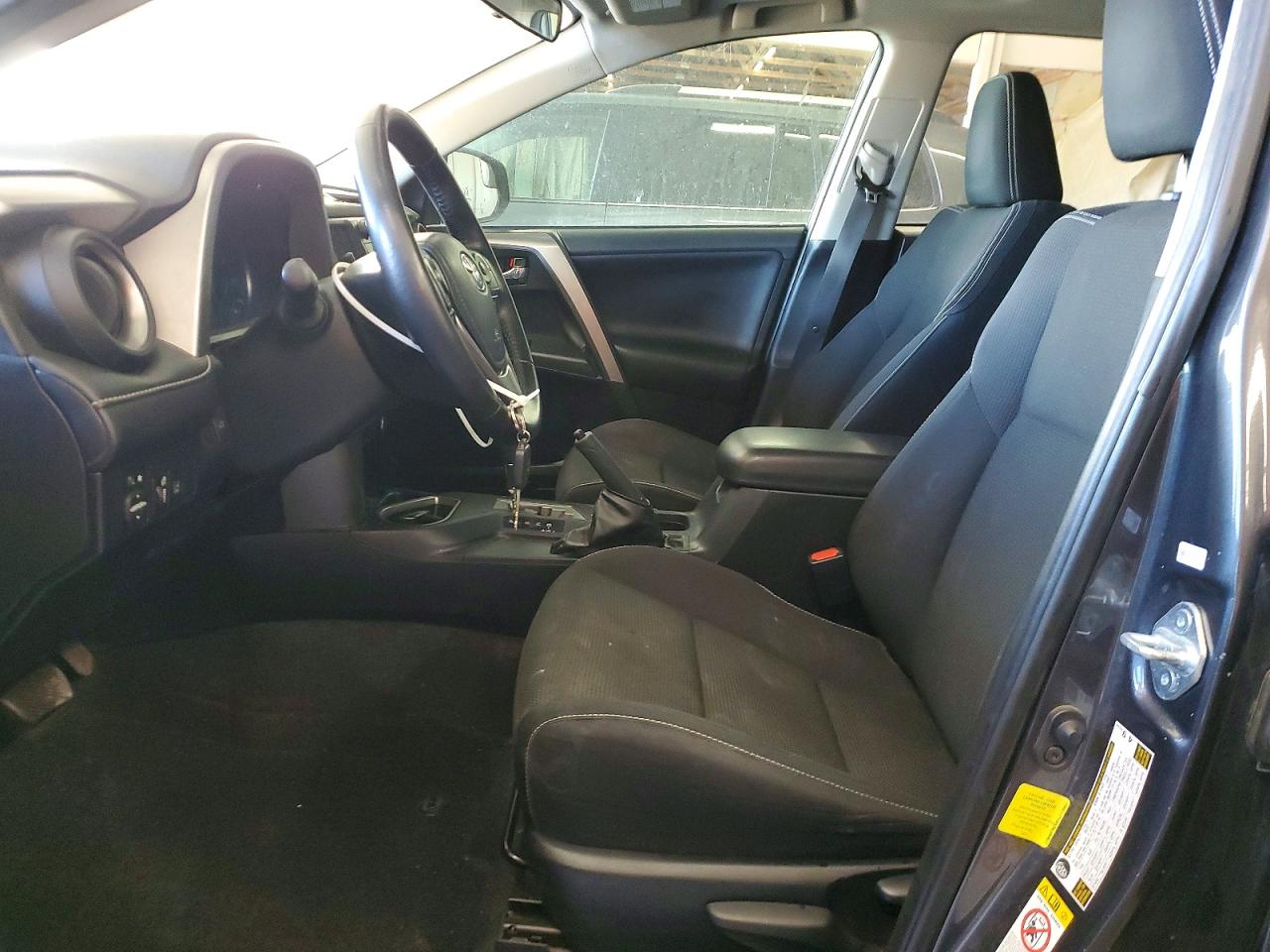 2017 TOYOTA RAV4 XLE photo 7