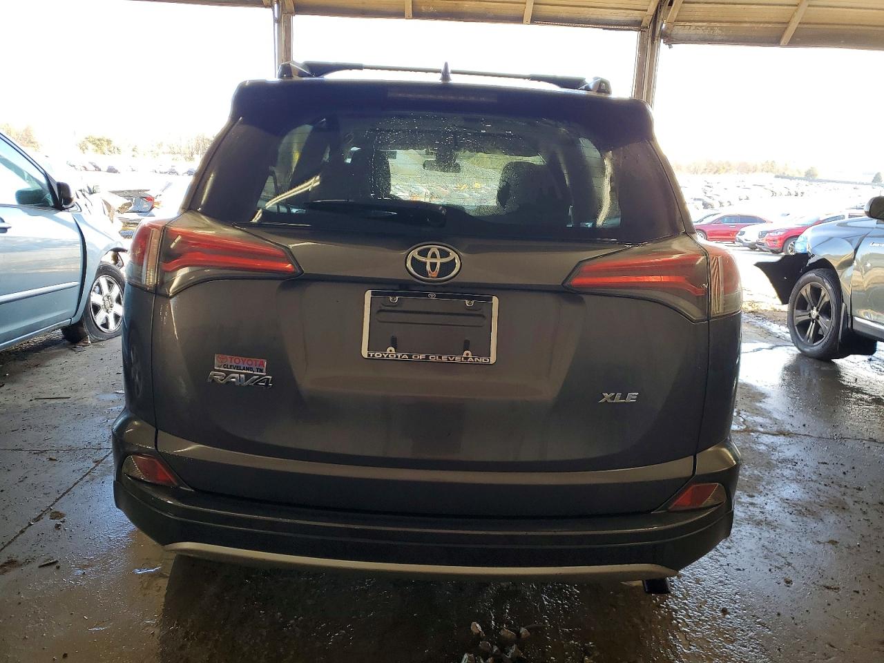 2017 TOYOTA RAV4 XLE photo 6