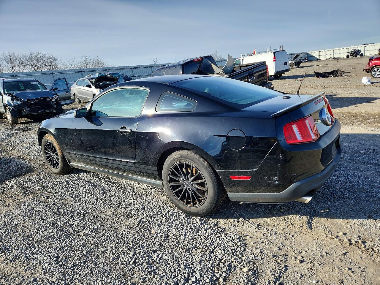 2012 FORD MUSTANG photo 2