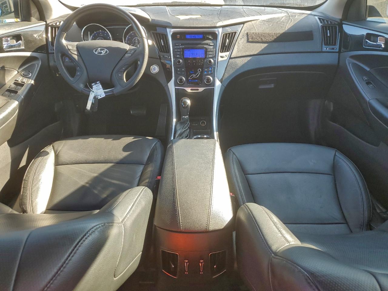 2013 HYUNDAI SONATA SE photo 8
