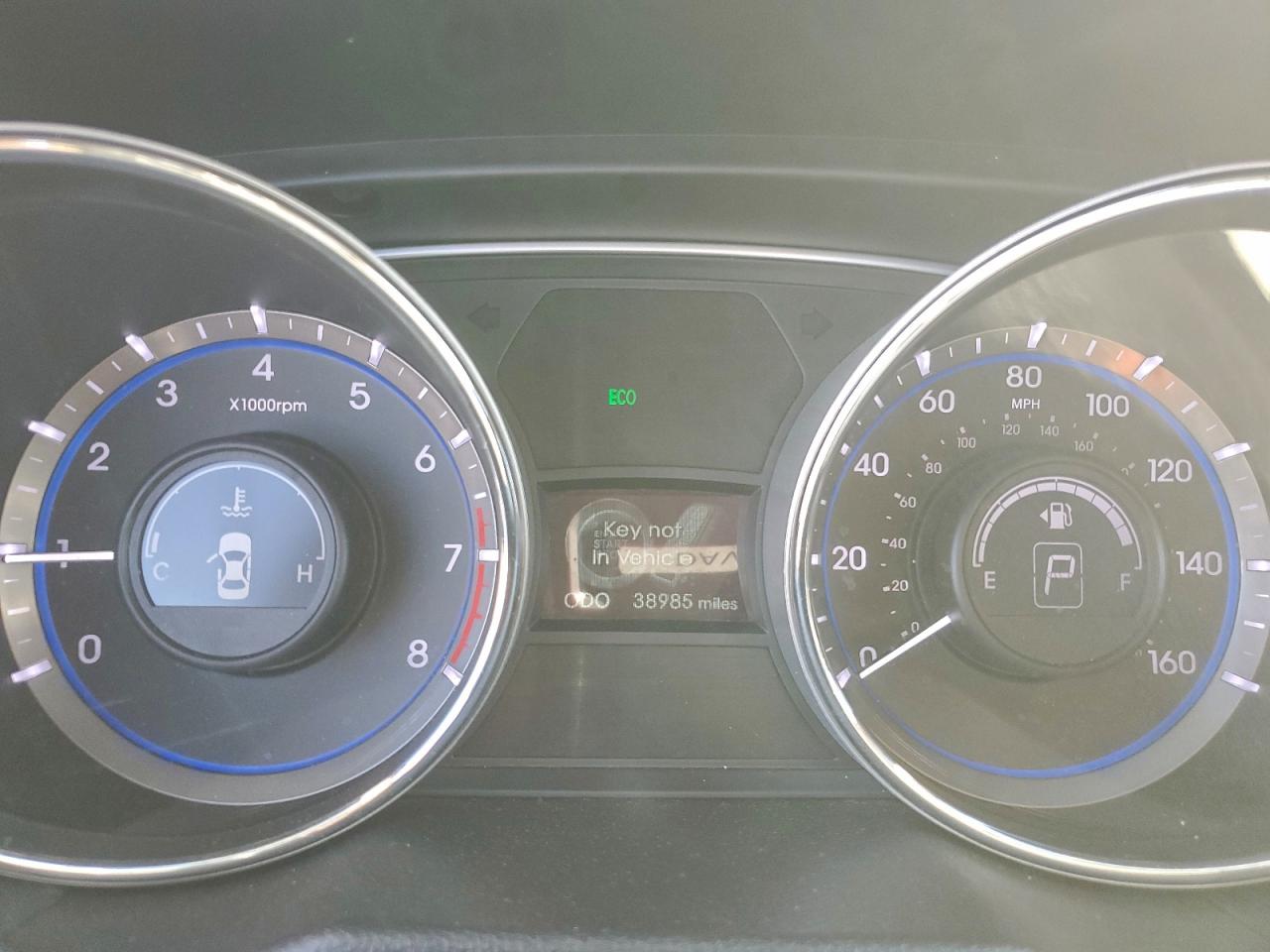 2013 HYUNDAI SONATA SE photo 9