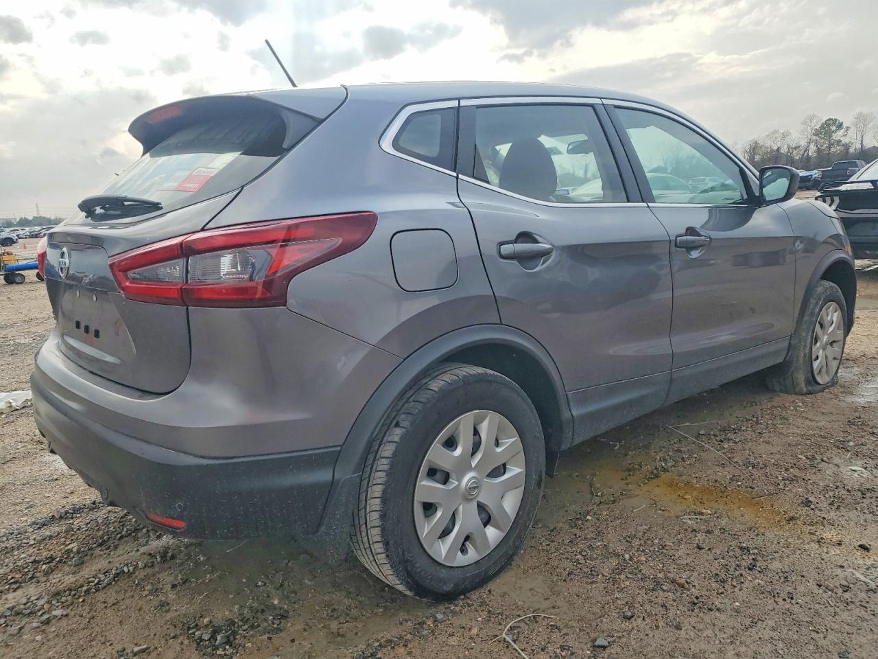 2020 NISSAN ROGUE SPORT S photo 3