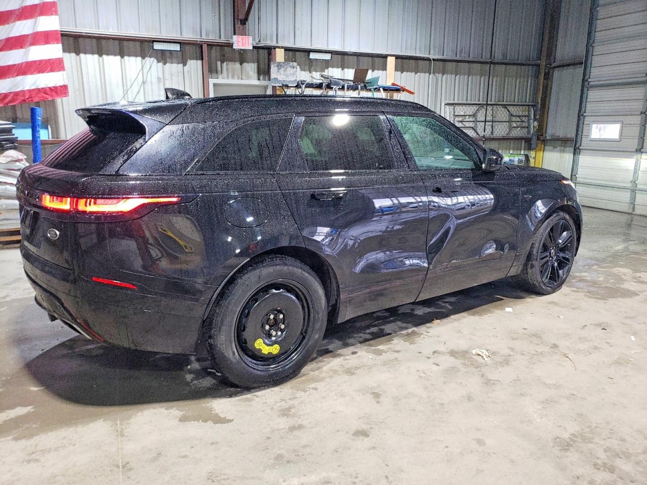 2018 LAND ROVER RANGE ROVER VELAR R-DYNAMIC HSE photo 3
