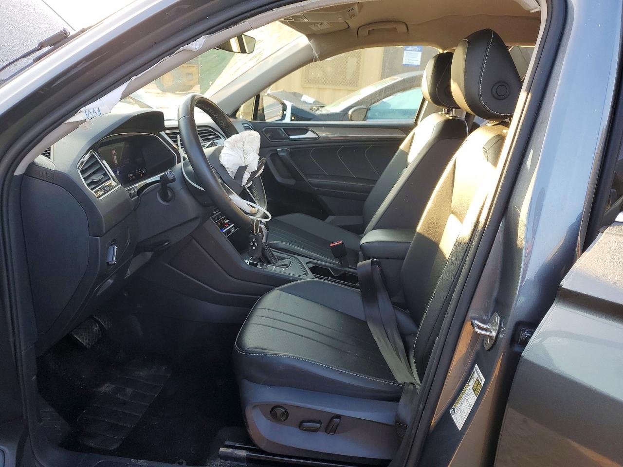 2024 VOLKSWAGEN TIGUAN SE photo 7