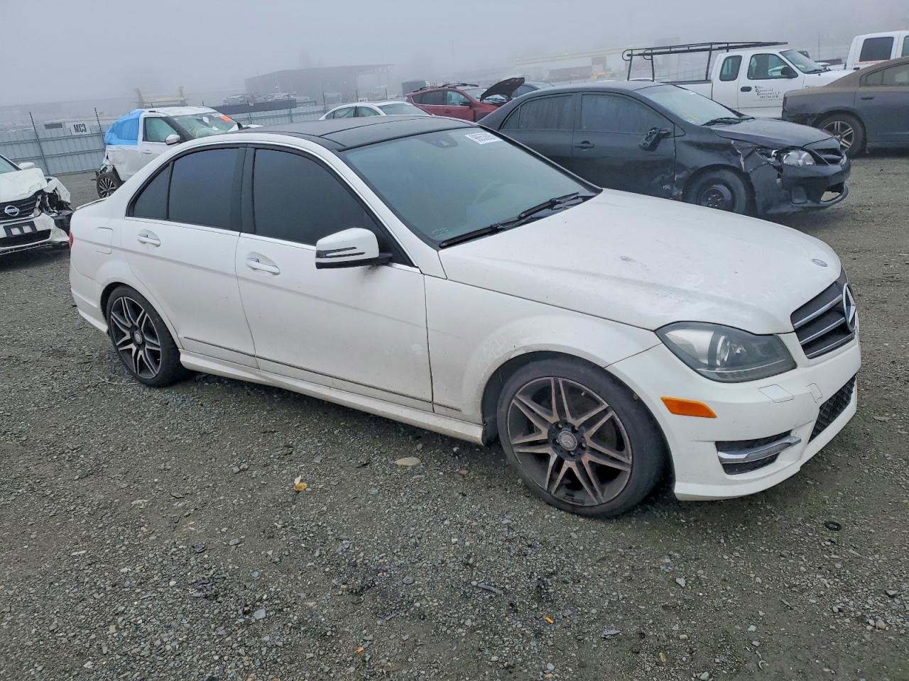 2013 MERCEDES-BENZ C 250 photo 4