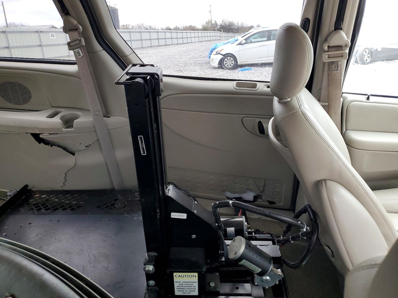 2005 CHRYSLER TOWN & COUNTRY TOURING photo 11
