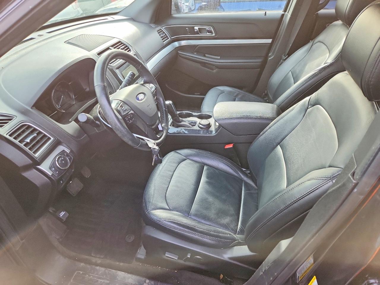 2017 FORD EXPLORER XLT photo 7