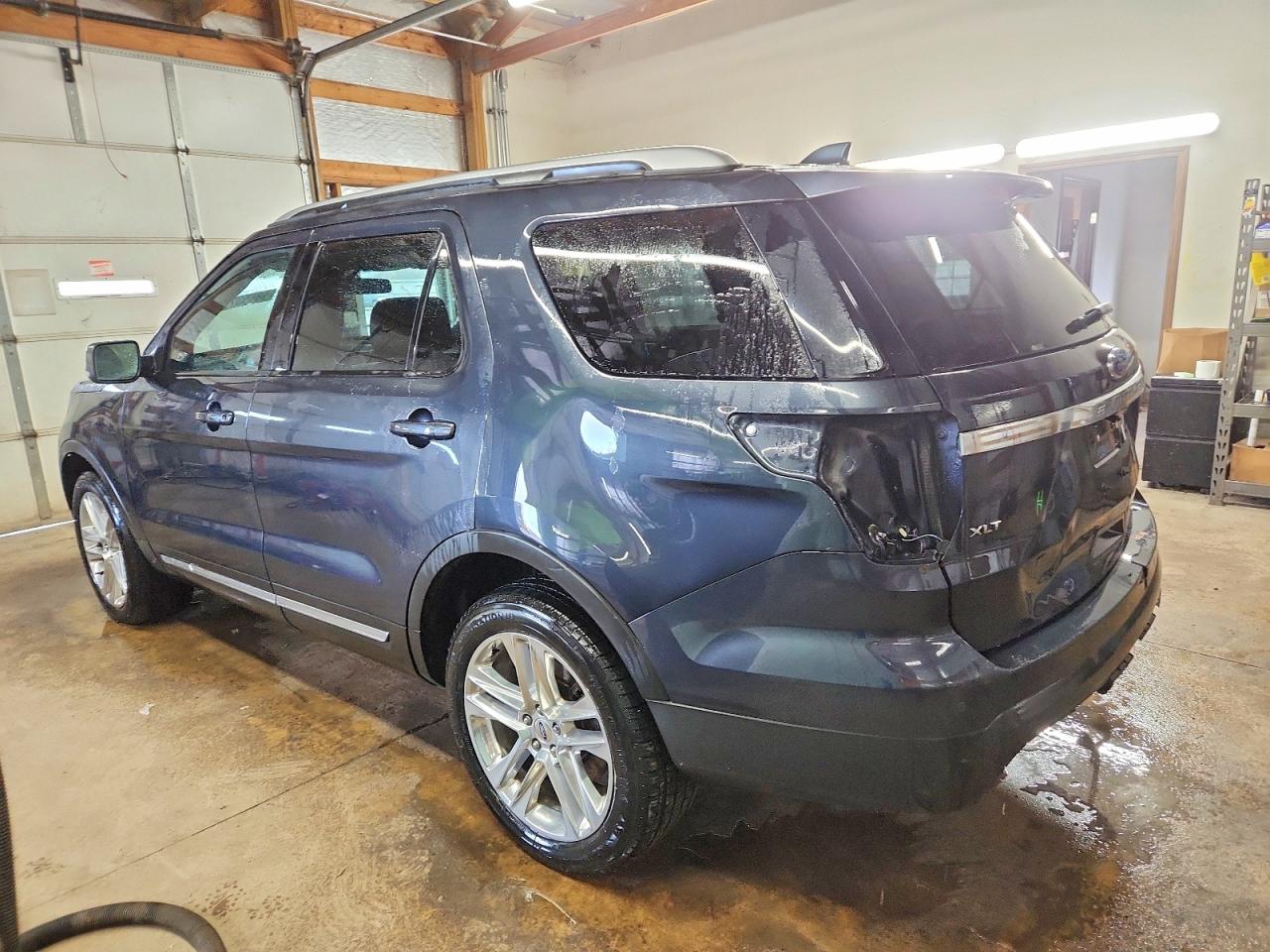 2017 FORD EXPLORER XLT photo 2