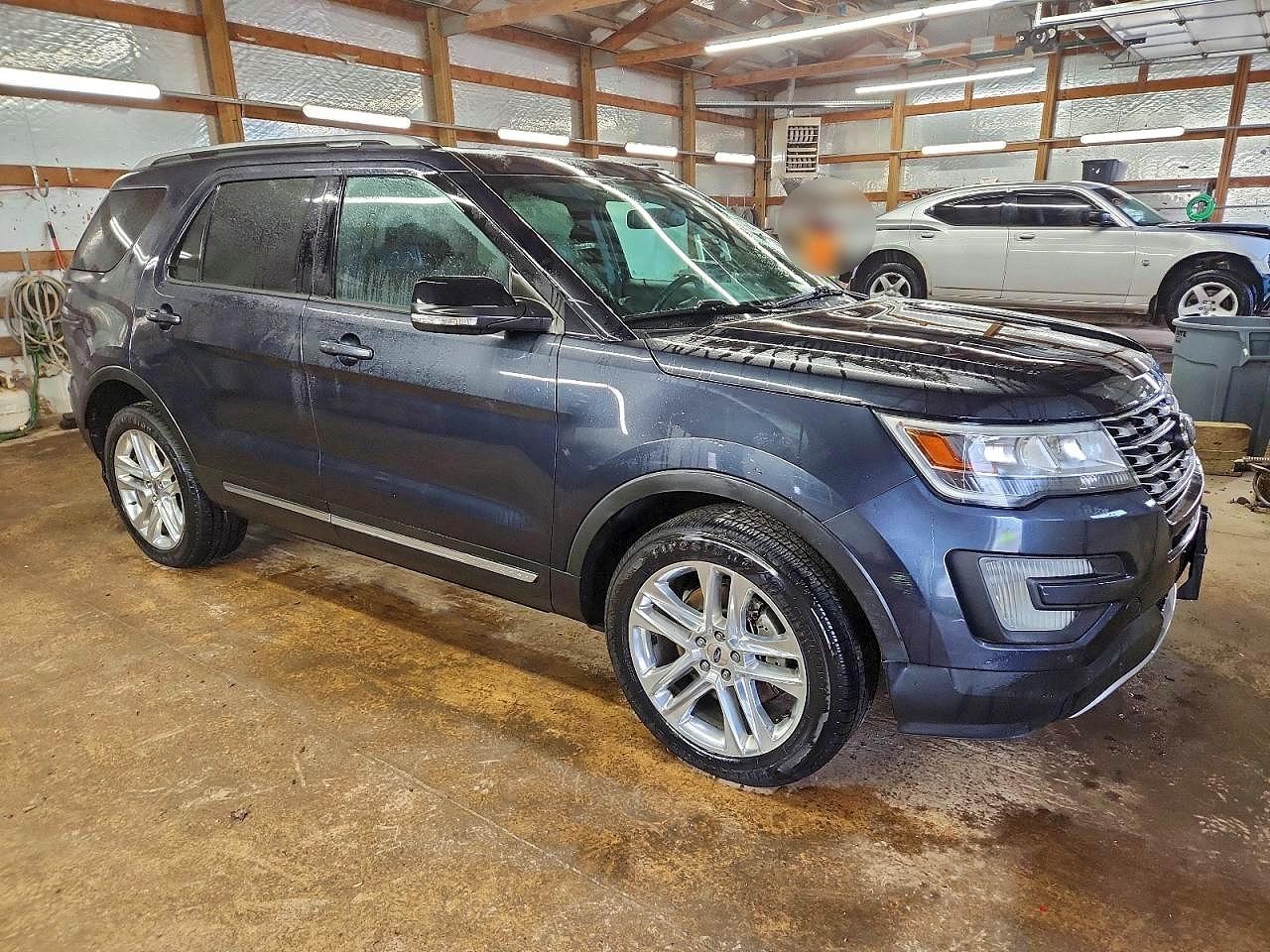 2017 FORD EXPLORER XLT photo 4