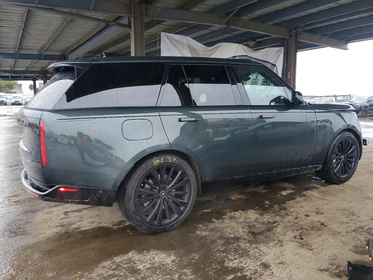 2024 LAND ROVER RANGE ROVER SE photo 3