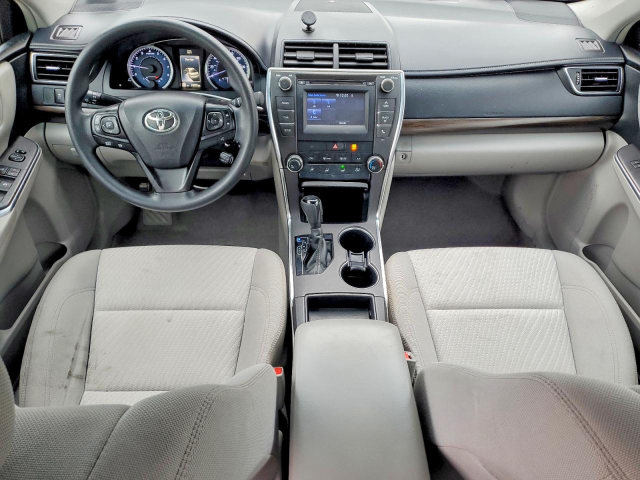2016 TOYOTA CAMRY LE photo 8