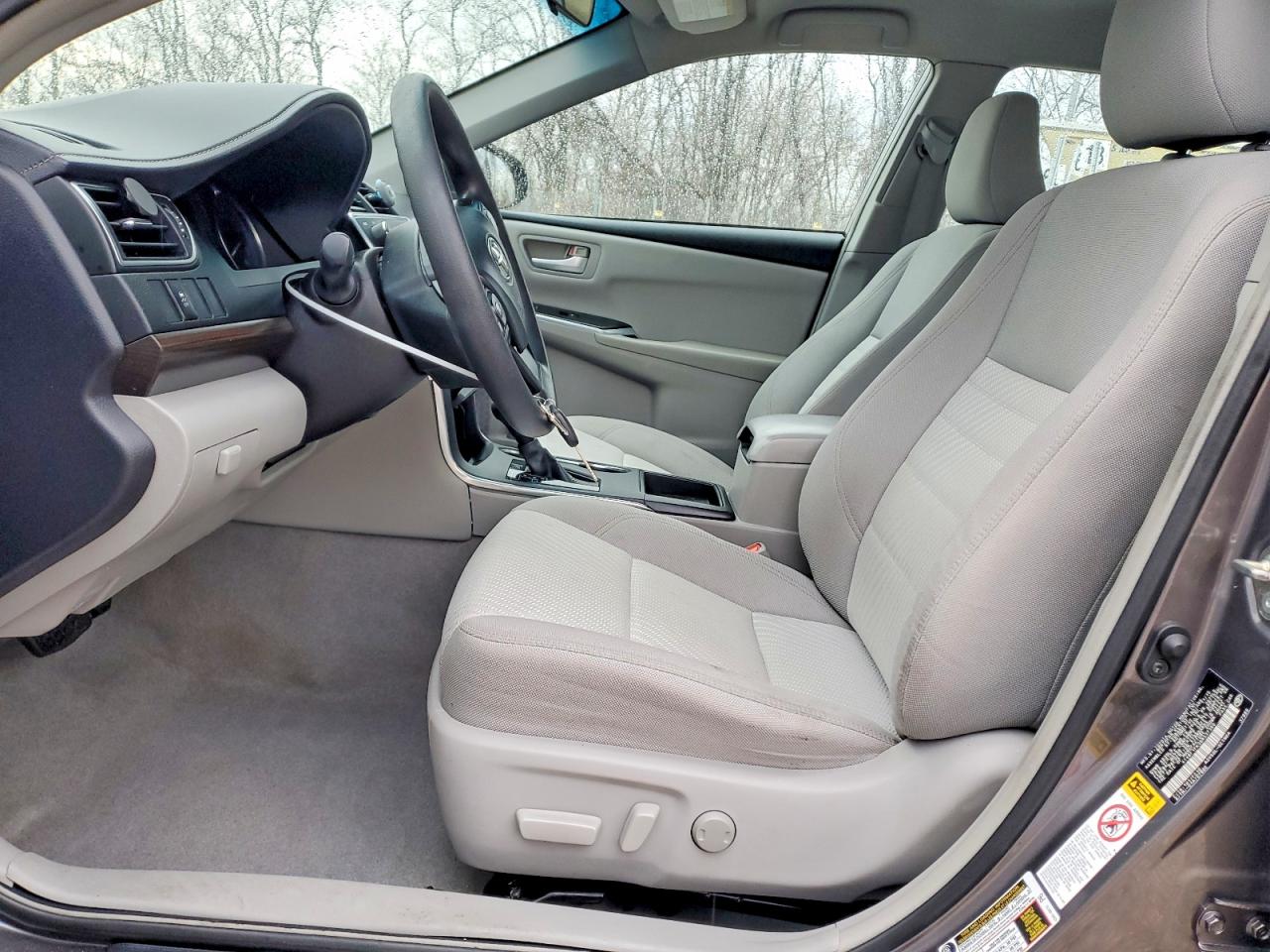 2016 TOYOTA CAMRY LE photo 7