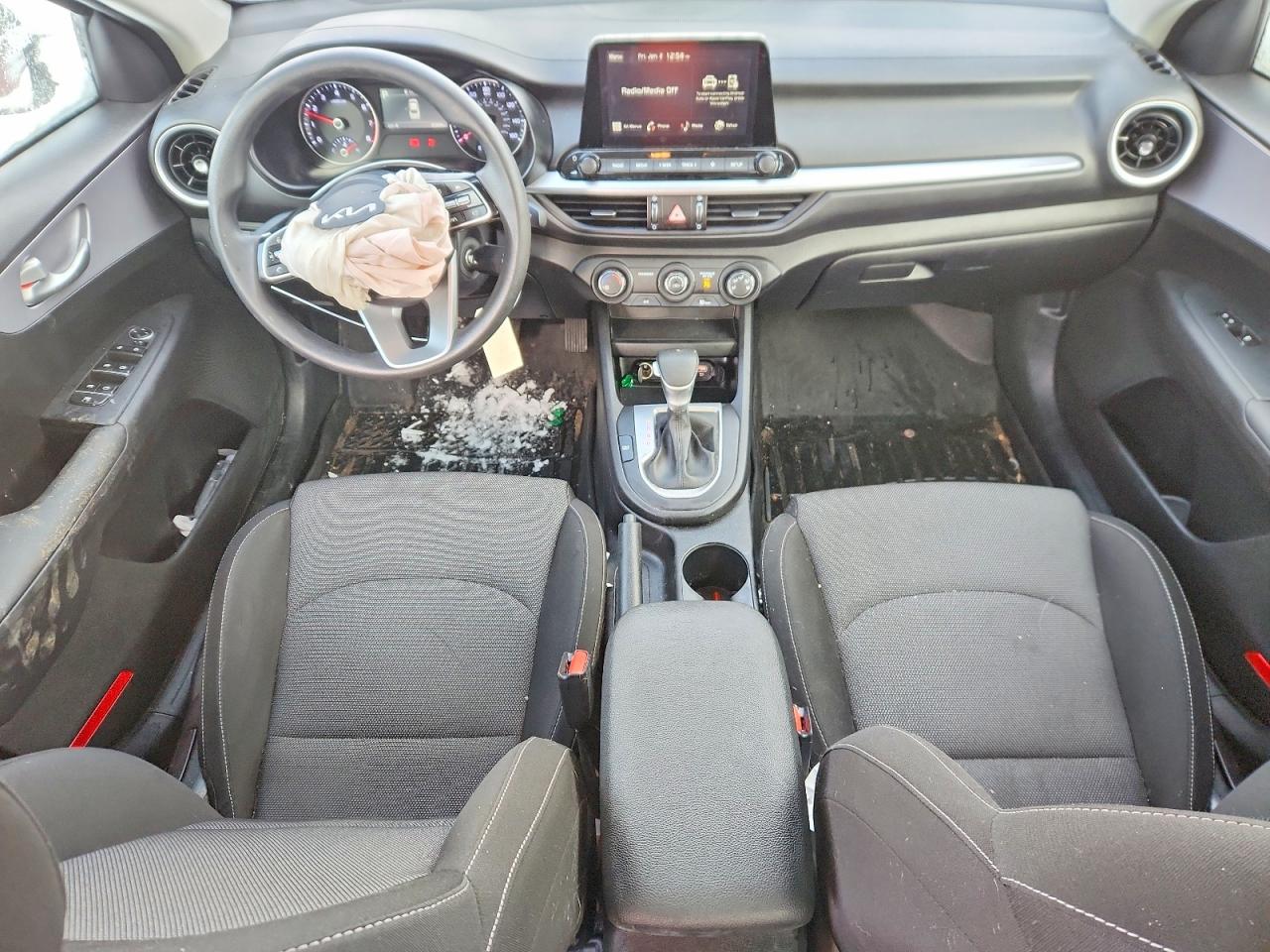 2024 KIA FORTE LX photo 8