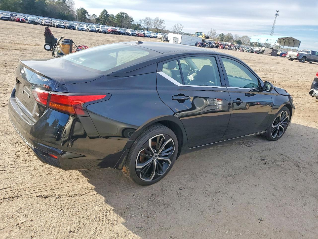 2024 NISSAN ALTIMA SR photo 3