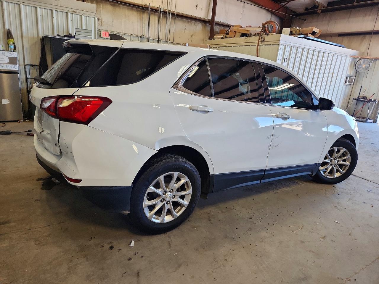 2020 CHEVROLET EQUINOX LT photo 3