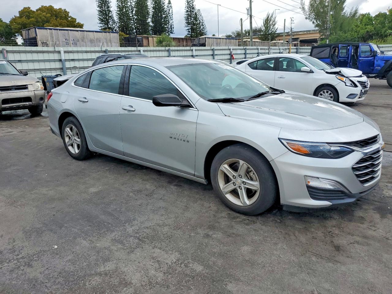 2021 CHEVROLET MALIBU LS photo 4