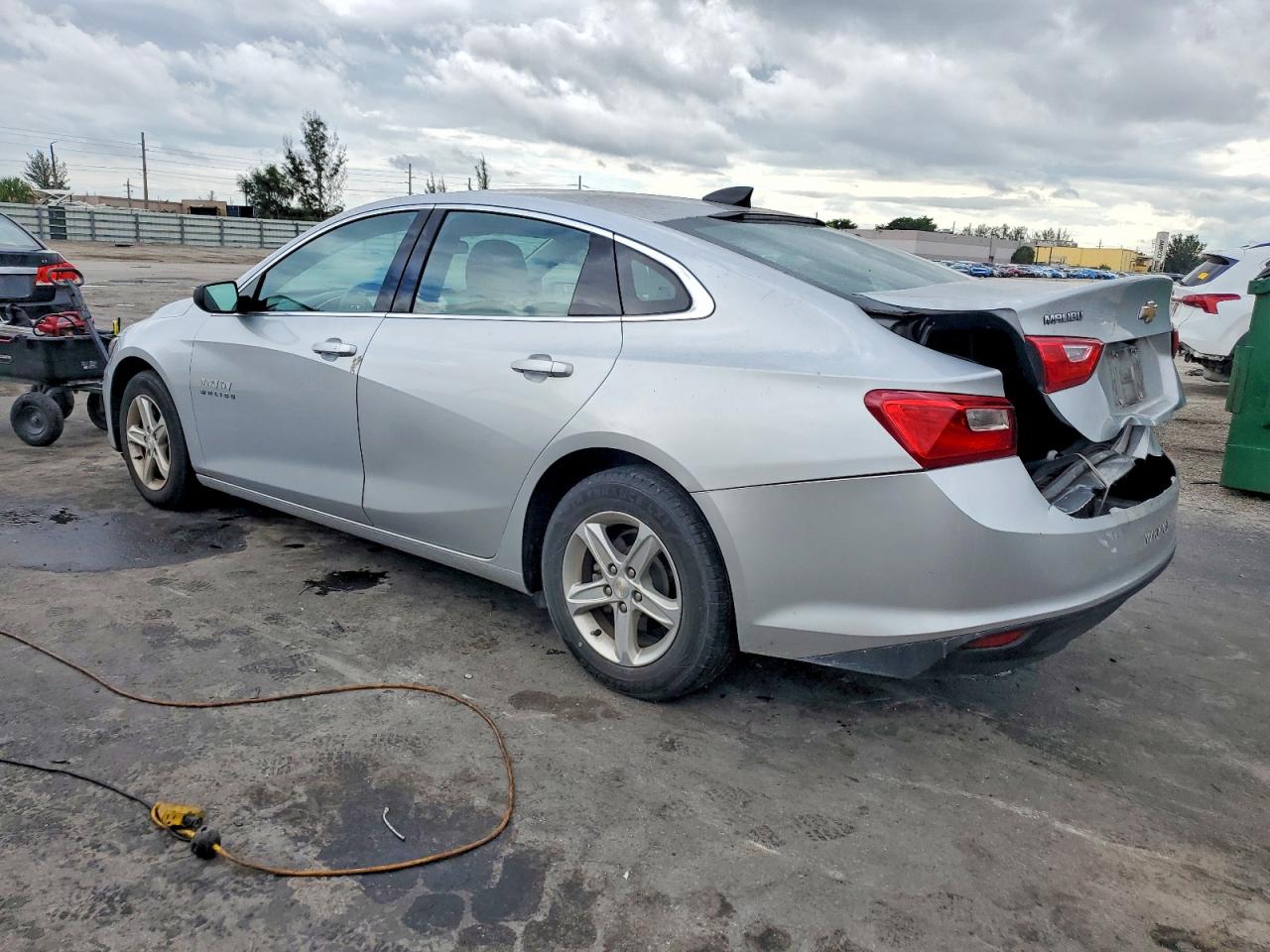 2021 CHEVROLET MALIBU LS photo 2