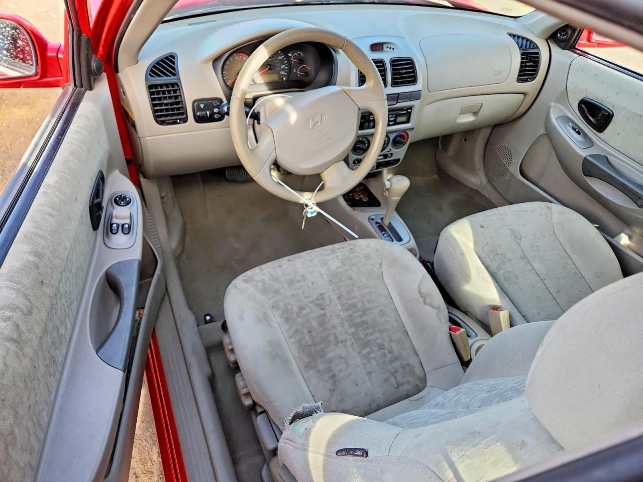 2003 HYUNDAI ACCENT GL photo 8
