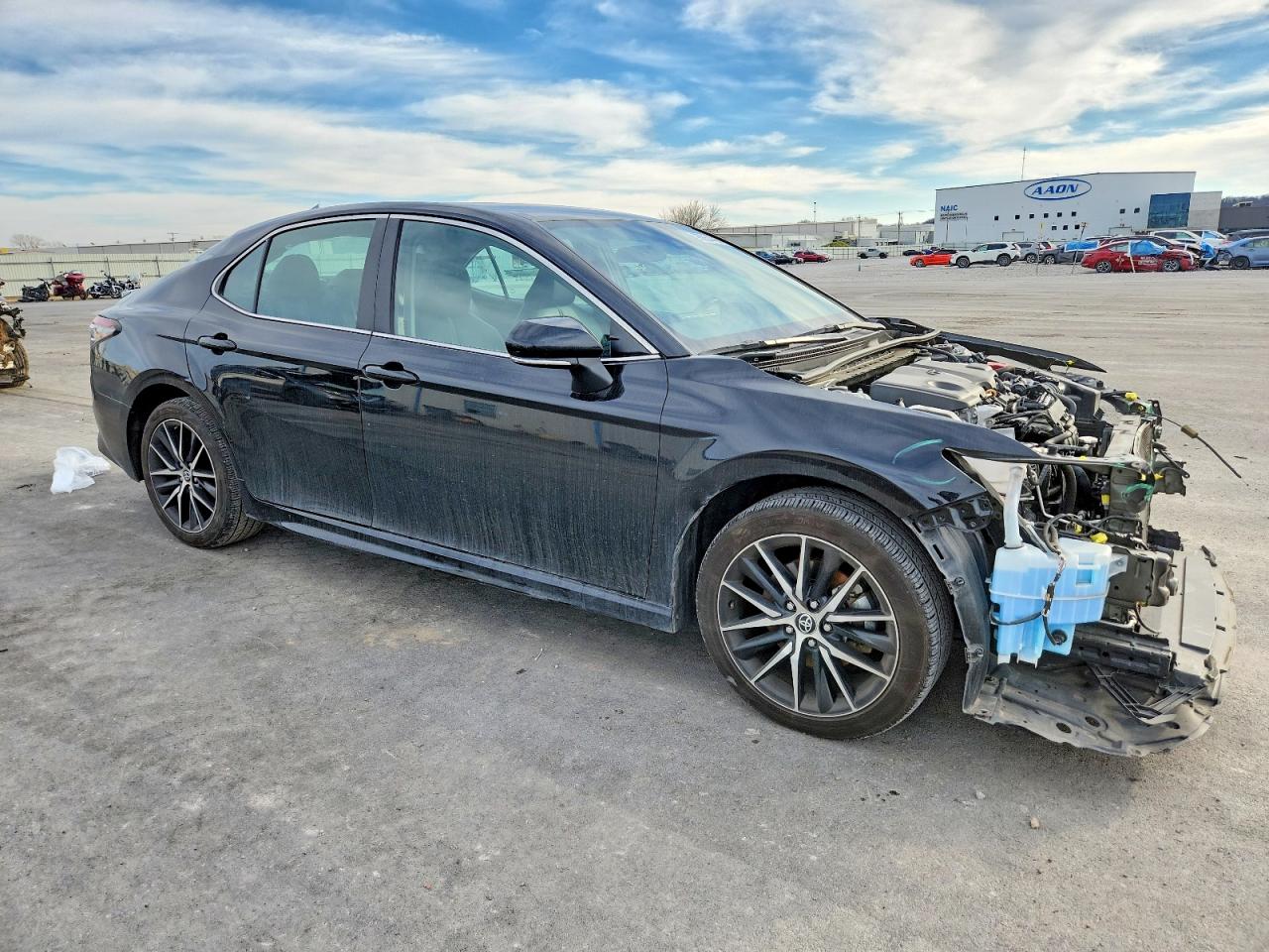 2023 TOYOTA CAMRY SE NIGHT SHADE photo 4