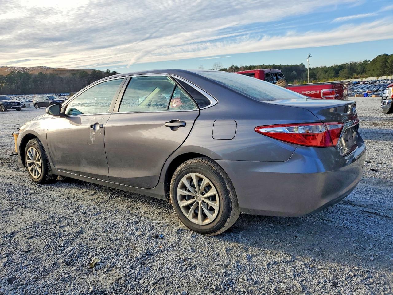 2015 TOYOTA CAMRY LE photo 2