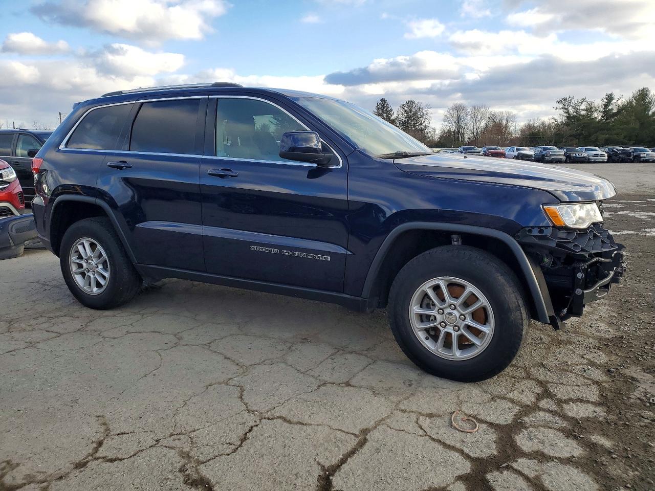 2018 JEEP GRAND CHEROKEE LAREDO photo 4