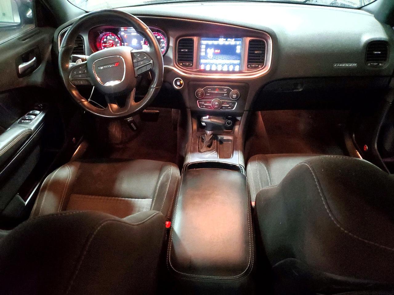 2017 DODGE CHARGER SXT photo 8