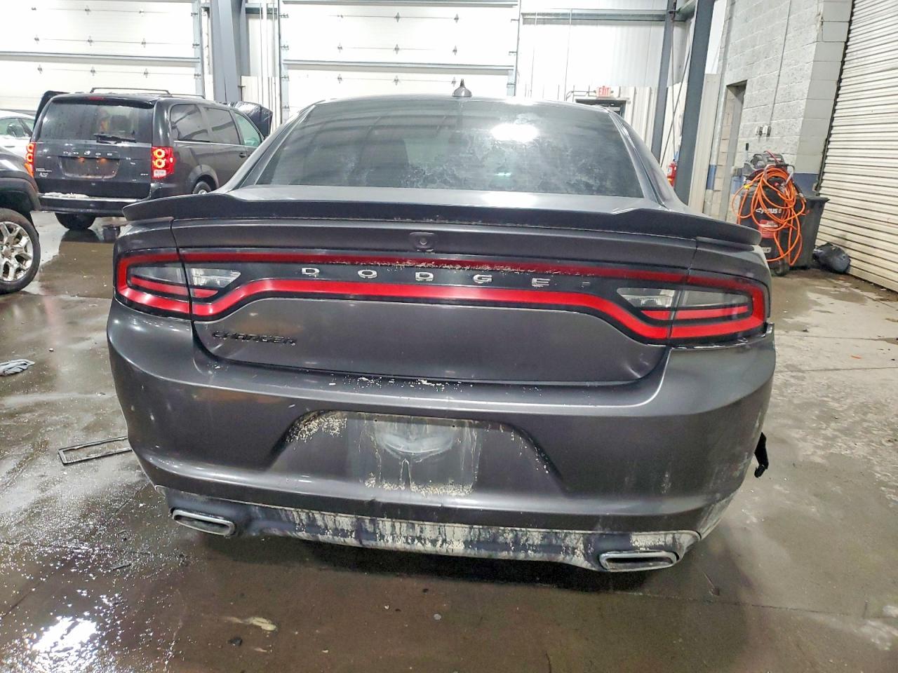 2017 DODGE CHARGER SXT photo 6