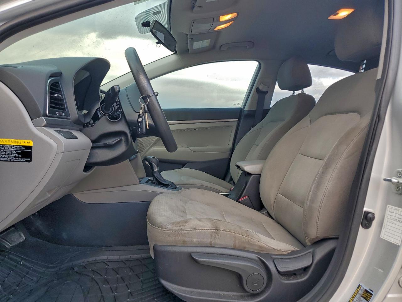 2017 HYUNDAI ELANTRA SE photo 7