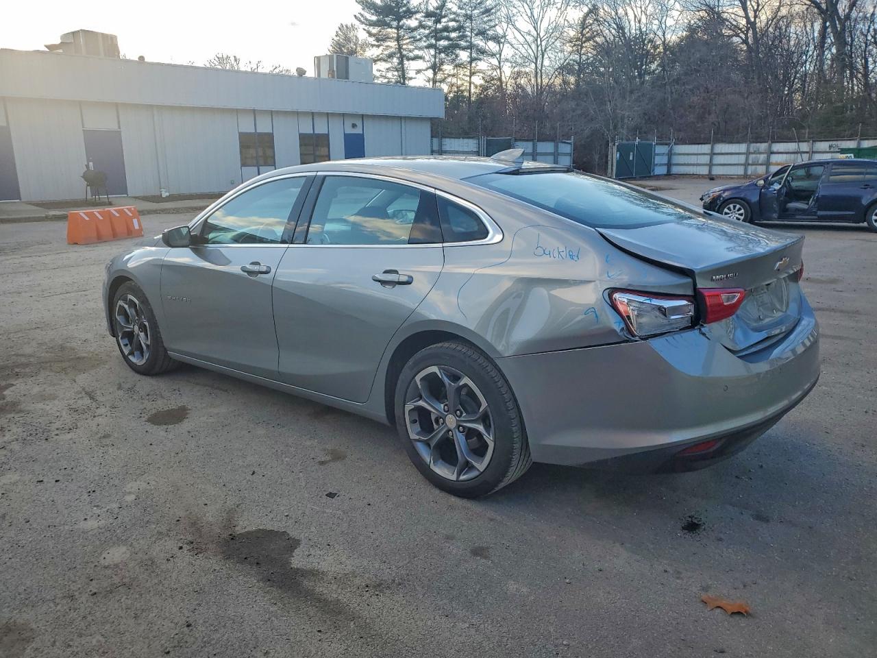 2024 CHEVROLET MALIBU LT photo 2
