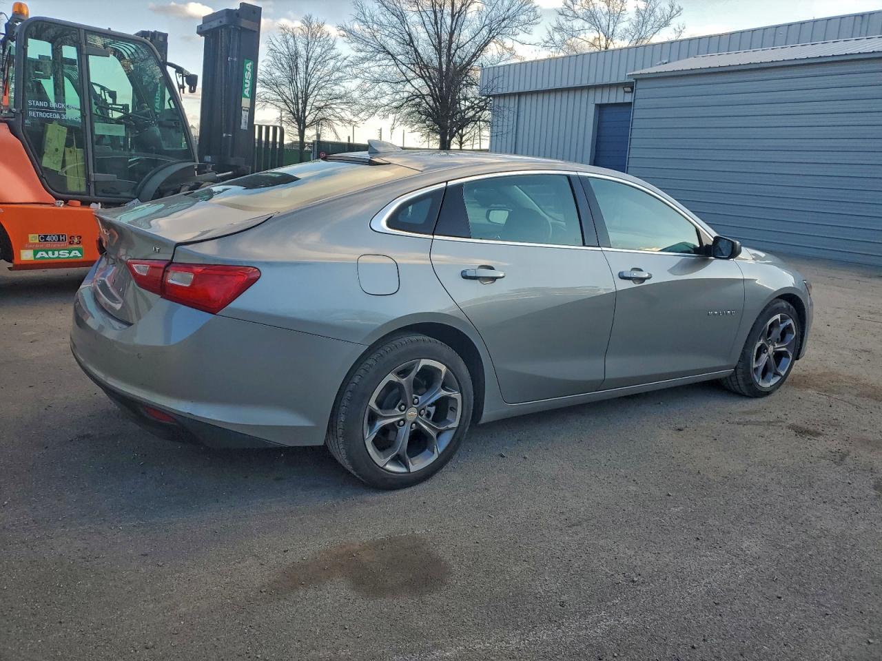 2024 CHEVROLET MALIBU LT photo 3