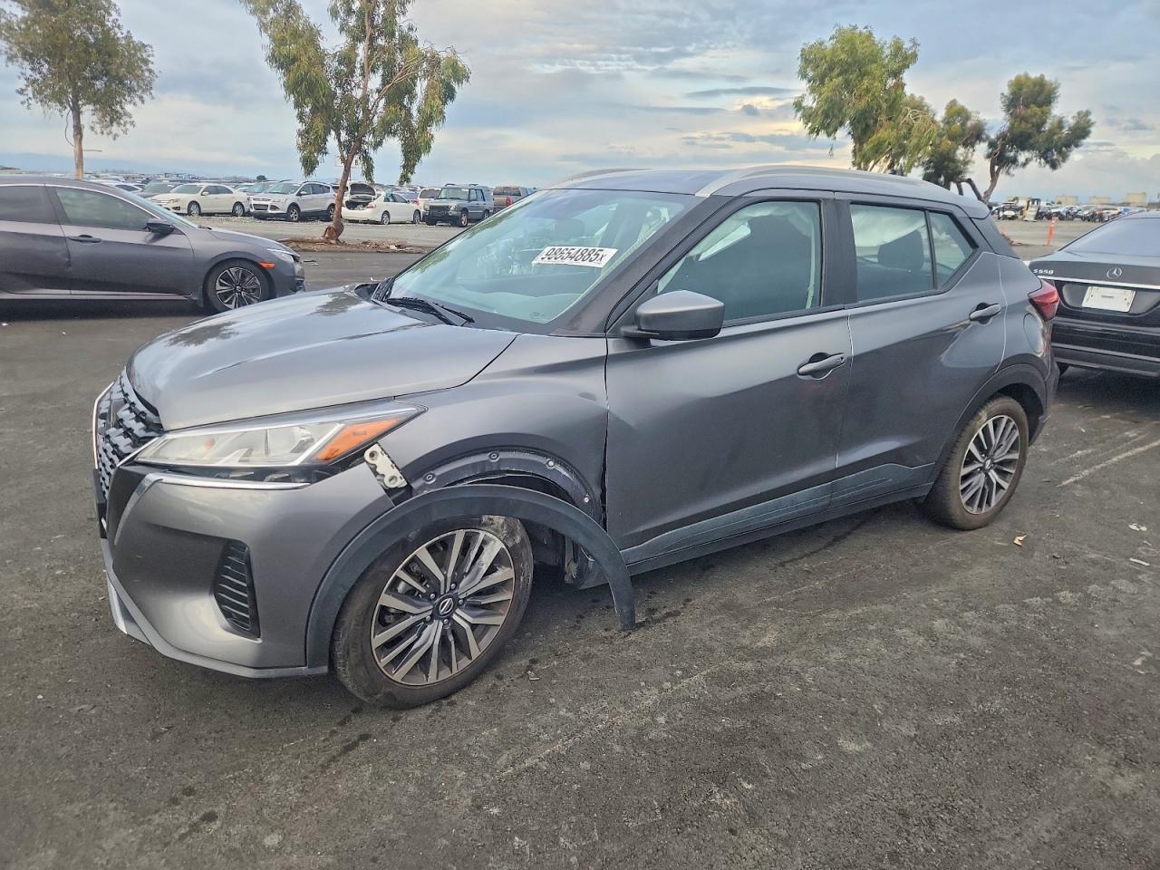 2021 NISSAN KICKS