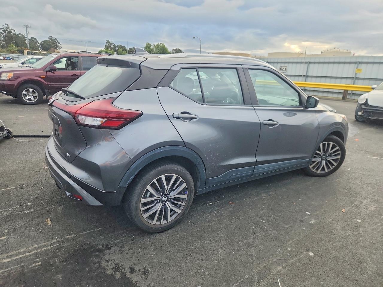 2021 NISSAN KICKS SV photo 3