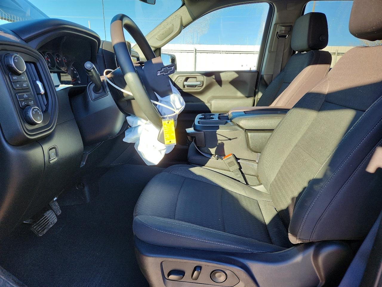 2024 CHEVROLET SILVERADO K1500 CUSTOM photo 7