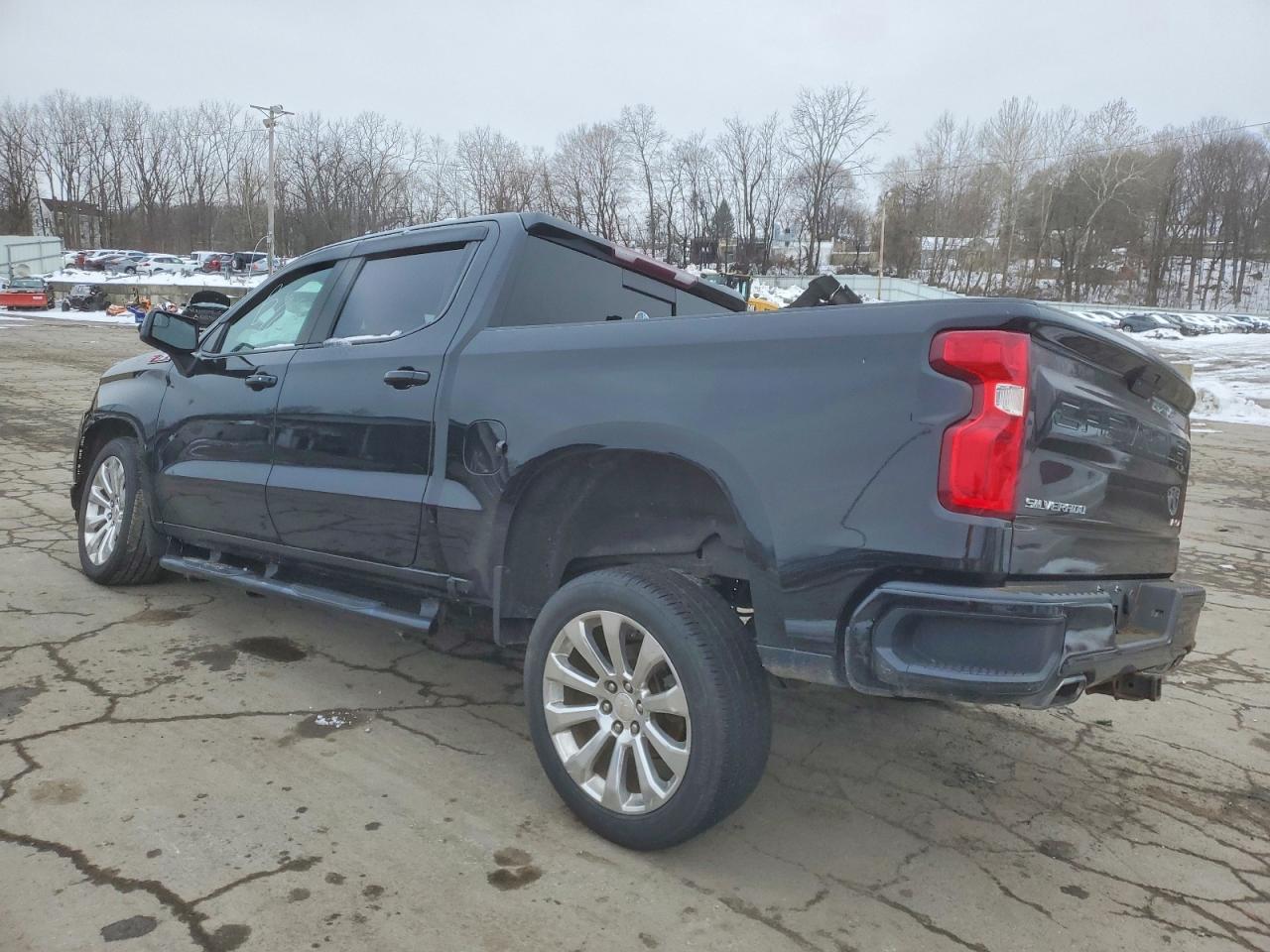 2021 CHEVROLET SILVERADO K1500 RST photo 4