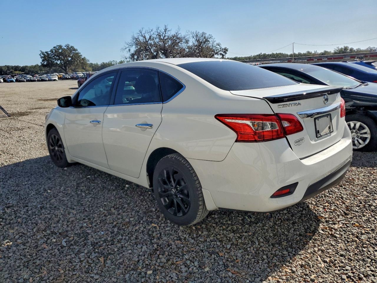 2018 NISSAN SENTRA S photo 2