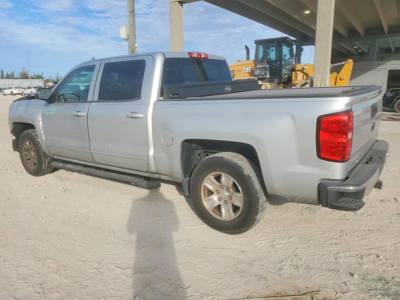 2015 CHEVROLET SILVERADO C1500 LT photo 2