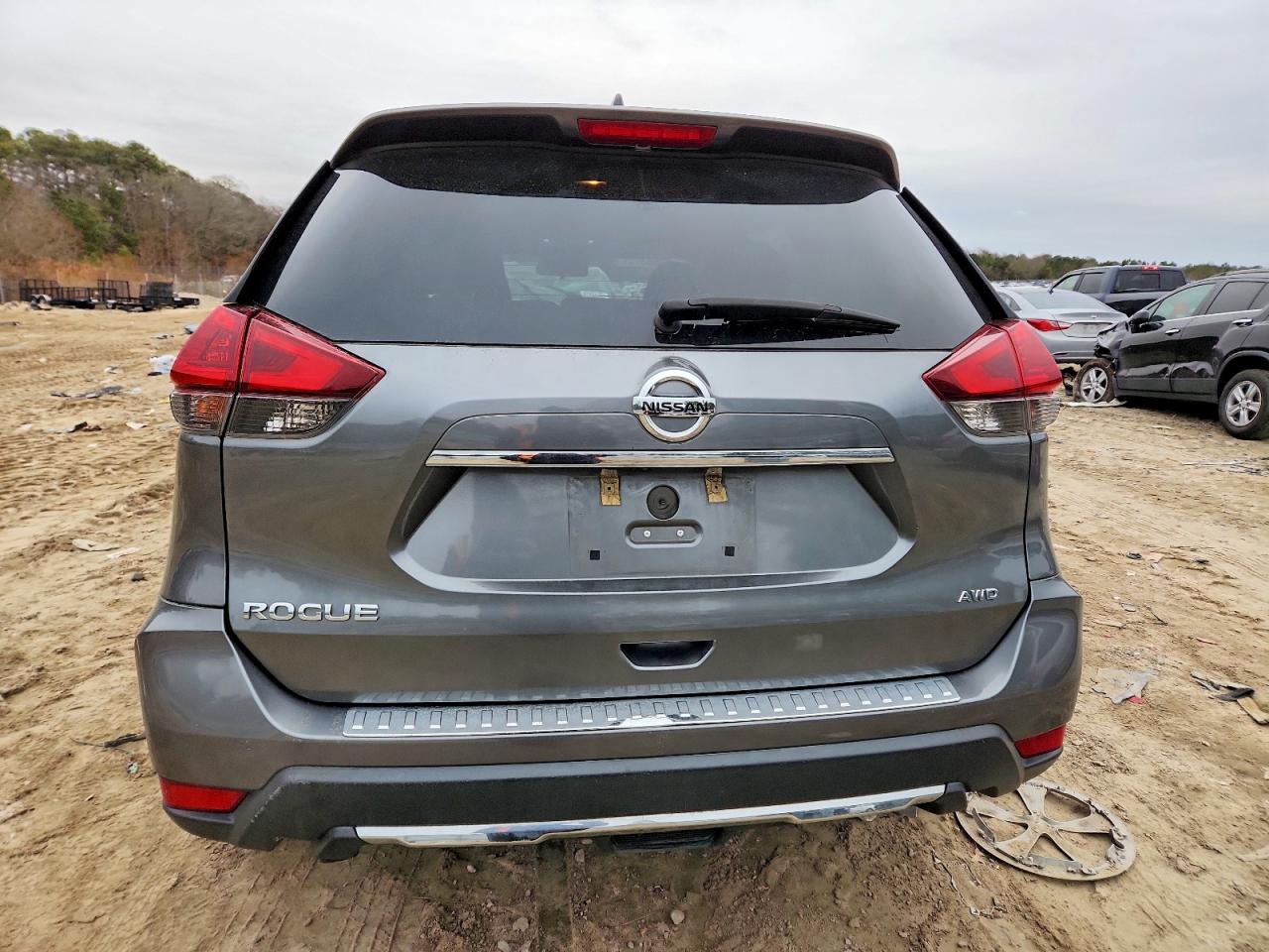 2018 NISSAN ROGUE S photo 6