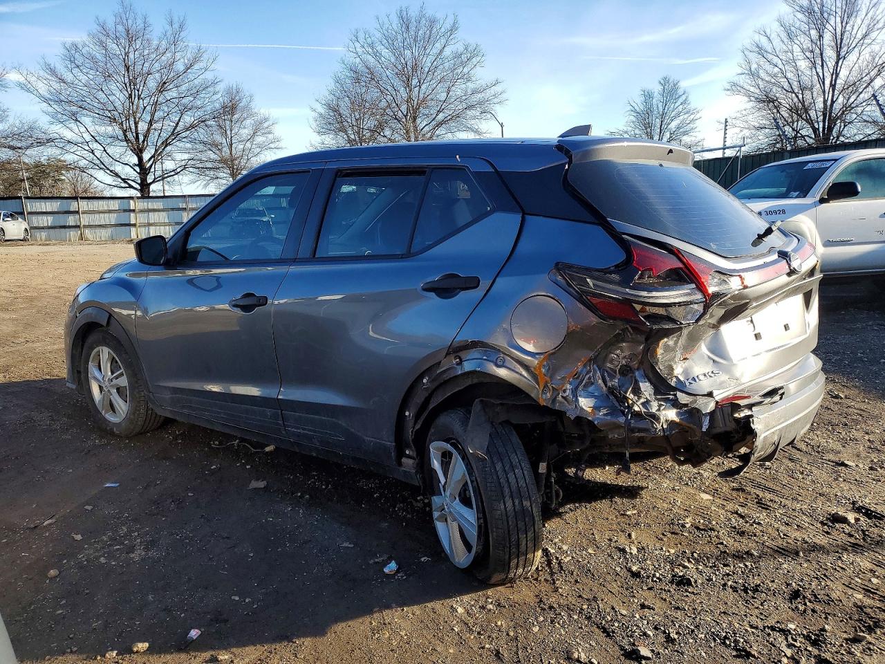 2023 NISSAN KICKS S photo 2