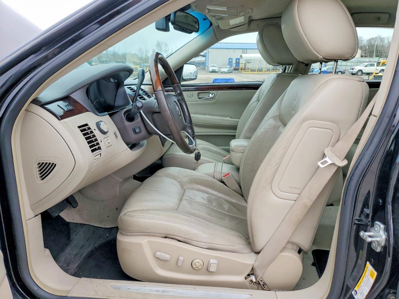 2009 CADILLAC DTS photo 7